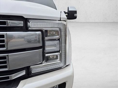 Used 2019 Ford F250 Platinum w/ Platinum Ultimate Package AWD/4WD image 10