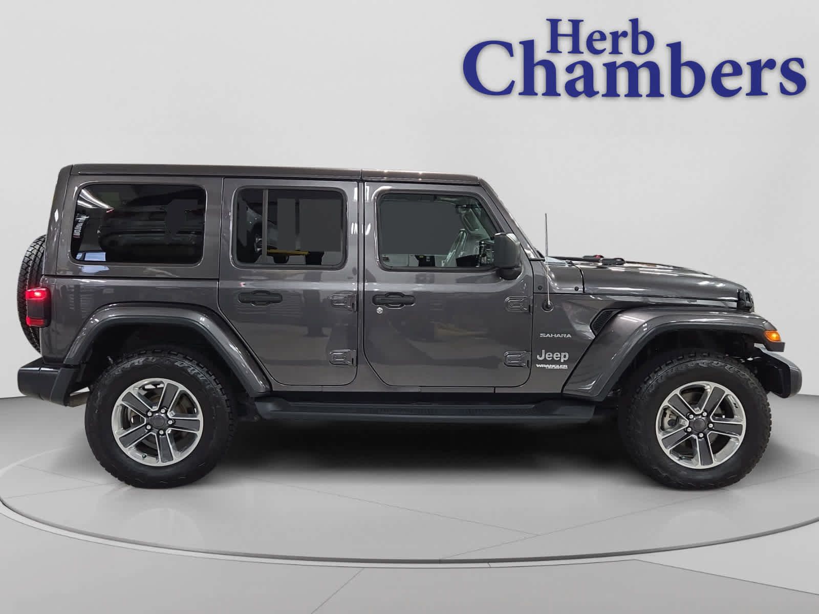 Used 2019 Jeep Wrangler Unlimited Sahara AWD/4WD image 11