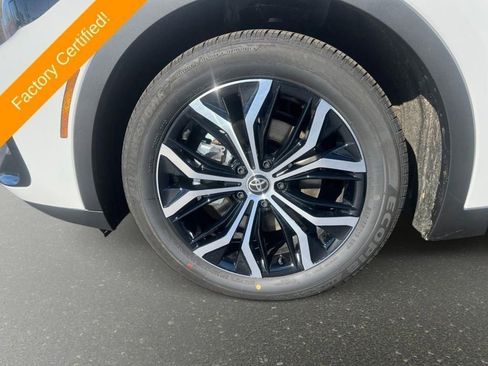 Used 2026 Toyota Crown XLE image 32