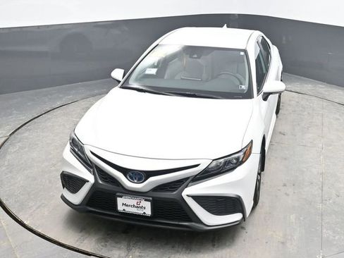 Used 2022 Toyota Camry SE image 19