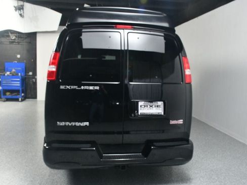 Used 2018 GMC Savana 2500 Extended w/ Enhanced Convenience Package RWD image 14