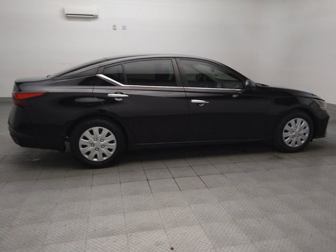 Used 2024 Nissan Altima 2.5 S FWD image 10