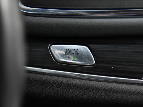 Used 2024 Buick Enclave Premium image 32