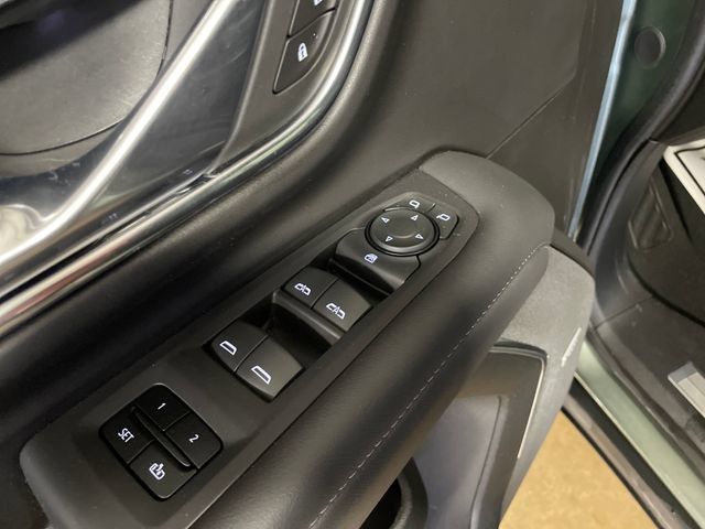 Used 2024 Chevrolet Tahoe Z71 AWD/4WD image 11