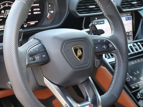 Used 2024 Lamborghini Urus S image 21