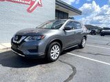 Used 2017 Nissan Rogue S image 2