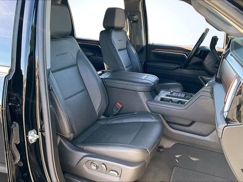 Used 2025 GMC Sierra 3500 Denali w/ Denali Reserve Package image 30