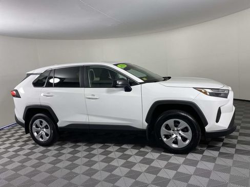 Used 2023 Toyota RAV4 LE AWD/4WD image 10