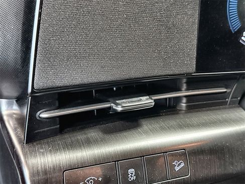 Used 2024 Hyundai Kona SEL image 15