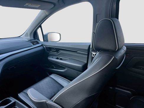 Used 2024 Honda Odyssey Elite image 23