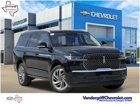 Used 2025 Lincoln Navigator Reserve image 1