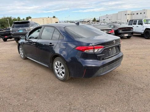 Used 2022 Toyota Corolla LE FWD image 3