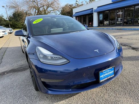 Used 2022 Tesla Model 3 Standard Range image 13