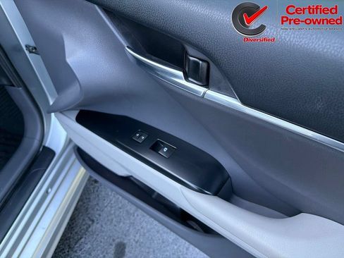 Used 2018 Toyota Camry SE w/ Audio Package FWD image 27