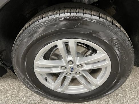 Used 2024 Ford Explorer XLT w/ Equipment Group 202A image 17