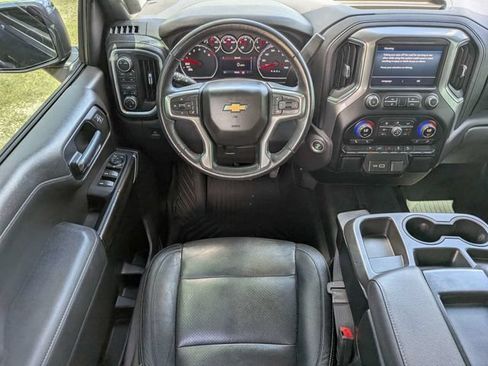 Used 2022 Chevrolet Silverado 1500 LT AWD/4WD image 15