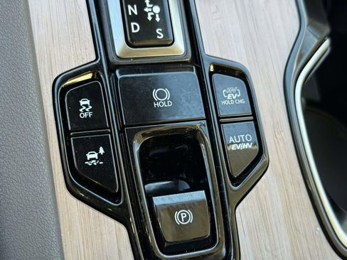 Used 2025 Lexus RX 450h AWD w/ Luxury Package image 24