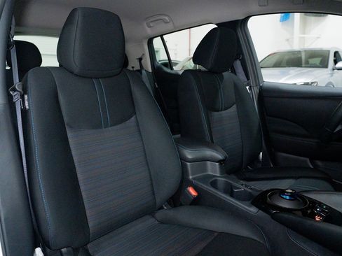 Used 2025 Nissan Leaf SV Plus image 27