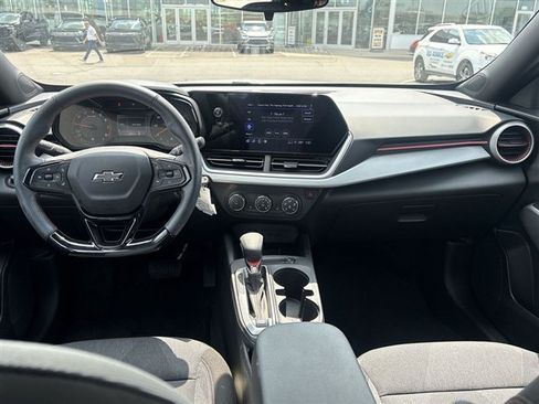 Certified 2024 Chevrolet Trax RS w/ Driver Confidence Package FWD image 18