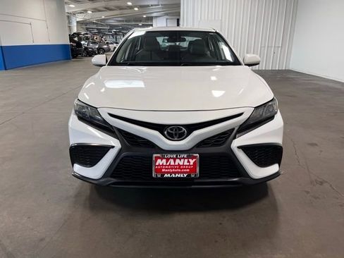 Used 2021 Toyota Camry SE FWD image 8