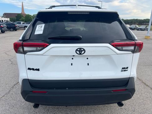 Used 2025 Toyota RAV4 XLE w/ Convenience Package AWD/4WD image 5