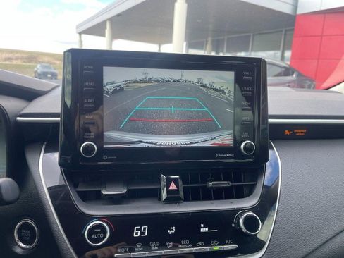 Used 2022 Toyota Corolla LE w/ LE Convenience Package image 18