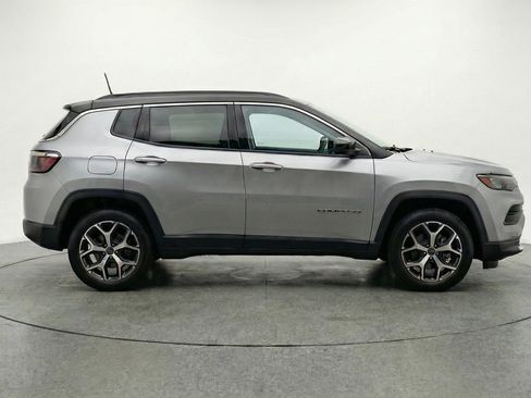 Used 2025 Jeep Compass Limited AWD/4WD image 11