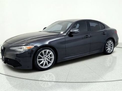 Used 2023 Alfa Romeo Giulia Sprint RWD image 4