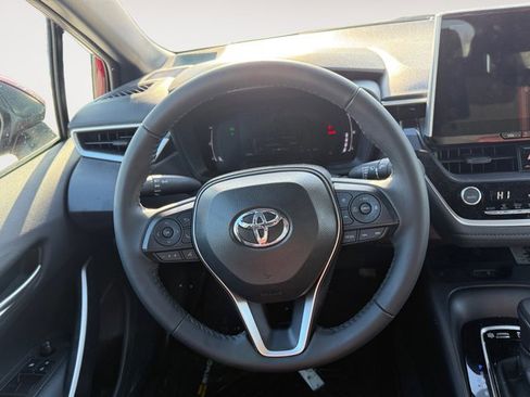 Used 2025 Toyota Corolla SE image 12