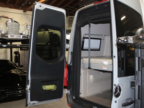 Used 2020 Mercedes-Benz Sprinter 2500 image 19