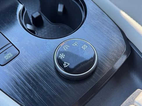 Used 2023 Nissan Rogue SL w/ SL Premium Package image 28