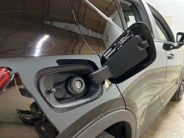 Used 2023 Volvo XC40 B4 Core w/ Convenience Package FWD image 98