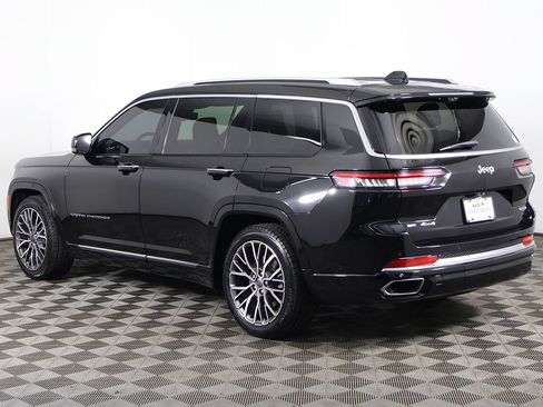 Used 2022 Jeep Grand Cherokee L Summit w/ Advanced Protech Group IV AWD/4WD image 16