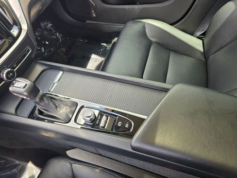 Used 2020 Volvo S60 T5 Momentum FWD image 23