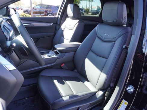 New 2026 Cadillac XT5 Luxury image 13