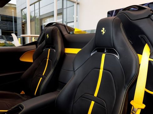 Used 2024 Ferrari SF90 Spider image 27