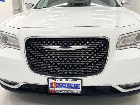 Used 2020 Chrysler 300 Limited AWD/4WD image 15