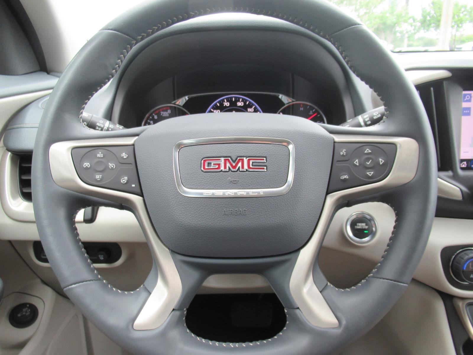Used 2022 GMC Terrain Denali w/ Denali Premium Package AWD/4WD image 22
