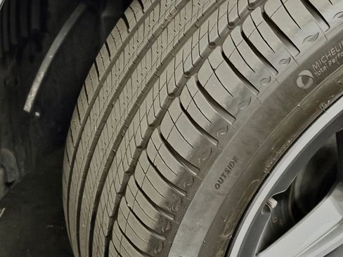 Used 2025 Mercedes-Benz GLS 450 4MATIC image 19