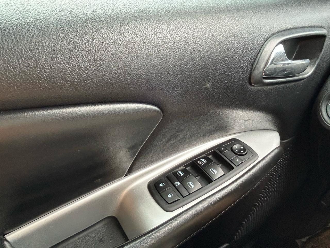 Used 2016 Dodge Journey SXT AWD/4WD image 27