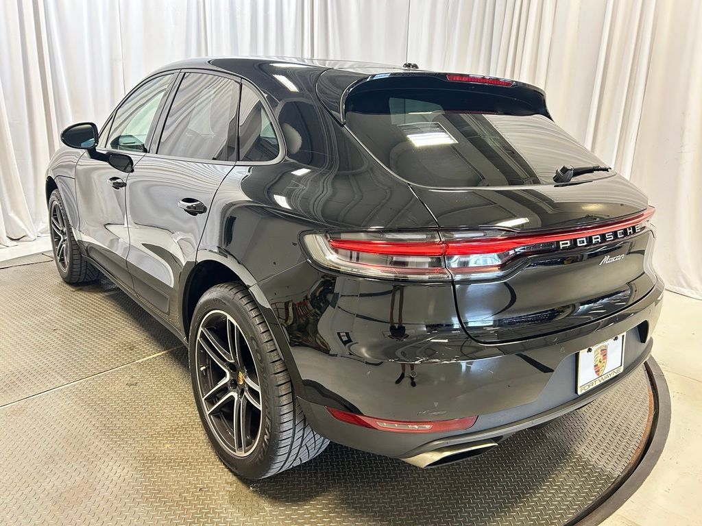 Certified 2021 Porsche Macan AWD/4WD image 3