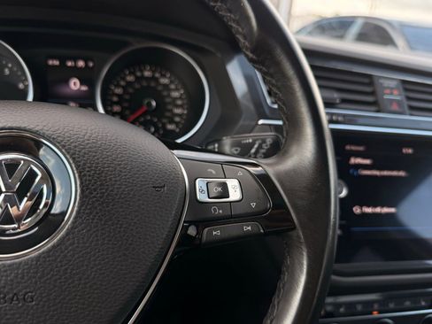 Used 2018 Volkswagen Tiguan SEL image 33