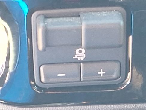 Certified 2023 Chevrolet Silverado 1500 ZR2 image 47