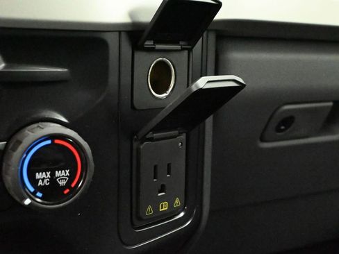 Certified 2024 Ford F250 XLT w/ FX4 Off-Road Package image 19