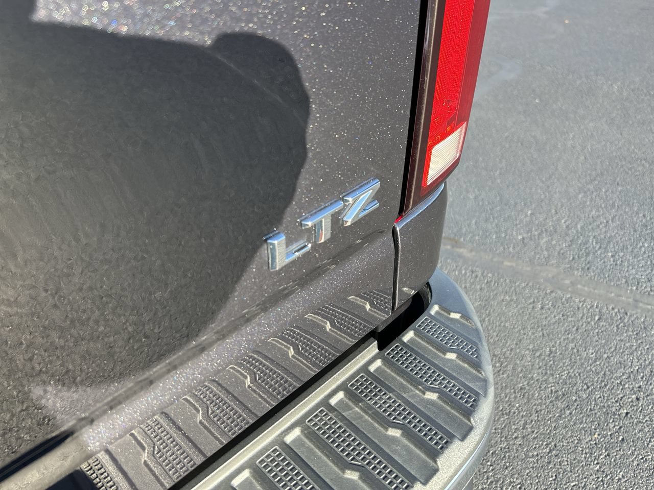 Used 2024 Chevrolet Silverado 3500 LTZ w/ LTZ Convenience Package AWD/4WD image 12