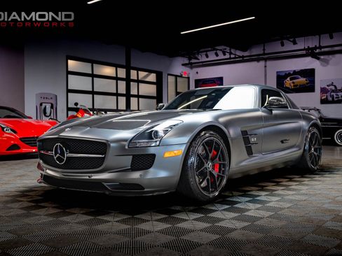 Used 2015 Mercedes-Benz SLS AMG GT Final Edition image 13