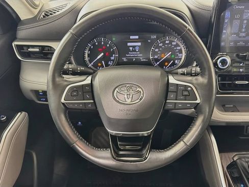 Used 2021 Toyota Highlander Platinum AWD/4WD image 15