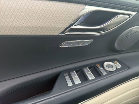 Used 2025 Genesis GV80 3.5T Prestige image 12