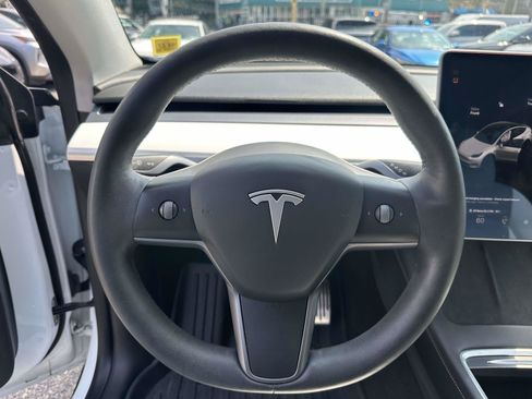Used 2021 Tesla Model Y Long Range AWD/4WD image 23