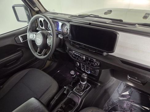Certified 2025 Jeep Wrangler Sport AWD/4WD image 29